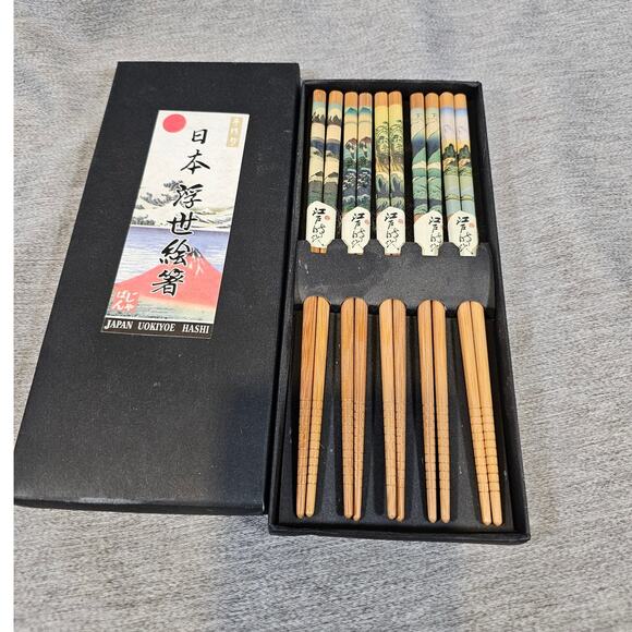 NEW Natural Bamboo Chopsticks JAPAN Uokiyoe Hashi Reusable Gift Box Artwork - Picture 1 of 3